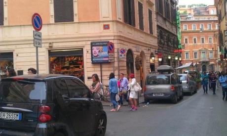 Il Tridente Mediceo in mille foto. Forse l'autorimessa abusiva a cielo aperto più bella del mondo? A voi i commenti