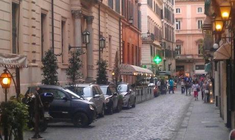 Il Tridente Mediceo in mille foto. Forse l'autorimessa abusiva a cielo aperto più bella del mondo? A voi i commenti