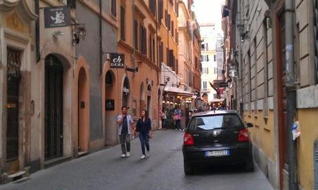 Il Tridente Mediceo in mille foto. Forse l'autorimessa abusiva a cielo aperto più bella del mondo? A voi i commenti