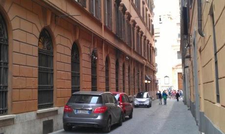 Il Tridente Mediceo in mille foto. Forse l'autorimessa abusiva a cielo aperto più bella del mondo? A voi i commenti