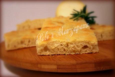 FOCACCIA GENOVESE CON LIEVITO MADRE (METODO DELL'AUTOLISI)