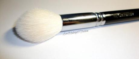 Zoeva Single Brushes || 105 Luxe Highlight & 322 Brow Line  [Review]