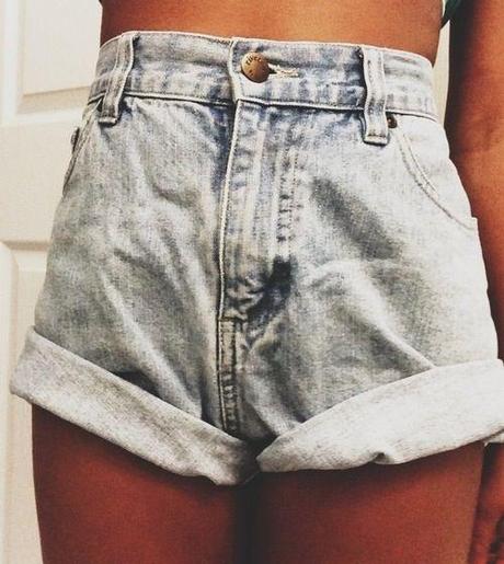 Gli shorts di jeans sono cattivi