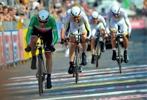 ciclismo - giro d'Italia 2011 - foto Massimo Pinca