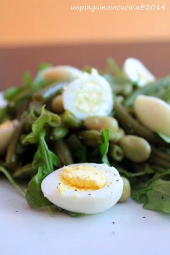 Insalata di fagiolini e fave con uova di quaglia