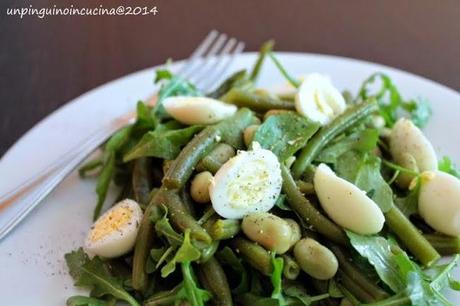 Insalata di fagiolini e fave con uova di quaglia