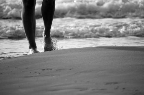 Walk_on_the_beach_by_giobicio