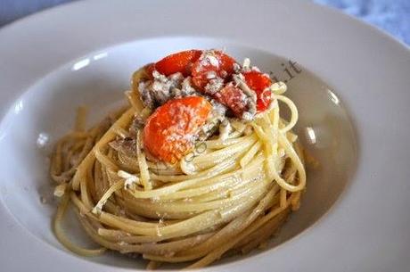 Linguine con alici, pomodorini e colatura di Cetara