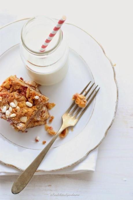 Blondie al cioccolato bianco e fragole