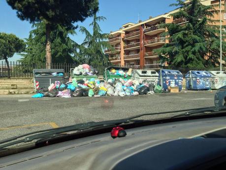 Lettere disperate da Morena. In fondo solo uno dei tanti quartieri abbandonati e dimenticati della città