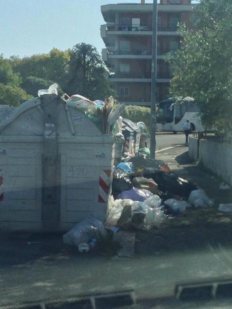 Lettere disperate da Morena. In fondo solo uno dei tanti quartieri abbandonati e dimenticati della città