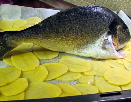 Orata al forno cotta in piedi