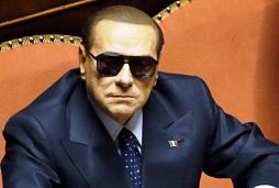Berlusconi con gli occhiali neri2
