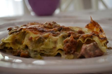 Lasagna carciofi , funghi e salsiccia