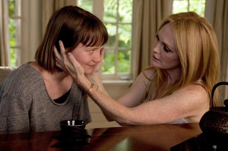 http://www.cinefocus.it/wp-content/uploads/2014/05/mia-wasikowska-and-julianne-moore-maps-to-the-stars.jpg