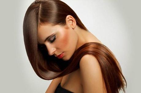 Capelli lisci senza piastra: ecco come