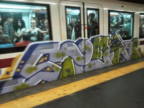 Ormai i nuovi treni della metropolitana di Roma non vengono più puliti. Il loro destino ormai sarà inesorabilmente lo stesso dei vecchi. Nulla del genere altrove al mondo