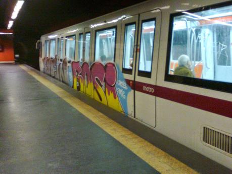 Ormai i nuovi treni della metropolitana di Roma non vengono più puliti. Il loro destino ormai sarà inesorabilmente lo stesso dei vecchi. Nulla del genere altrove al mondo