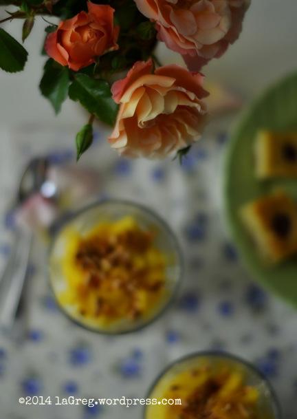 yogurt greco, mango e mandorle 2