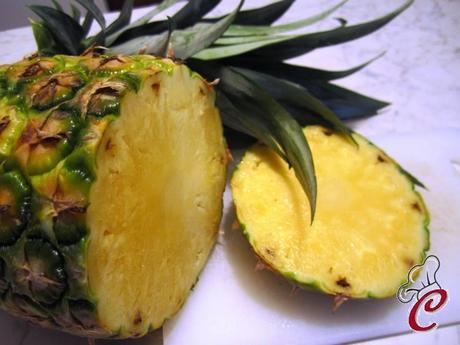 Insalata di moscardini con ananas e pomodorini caramellati: il lato artistico di un frigorifero vuoto