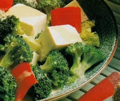 Insalata con tofu e broccoli