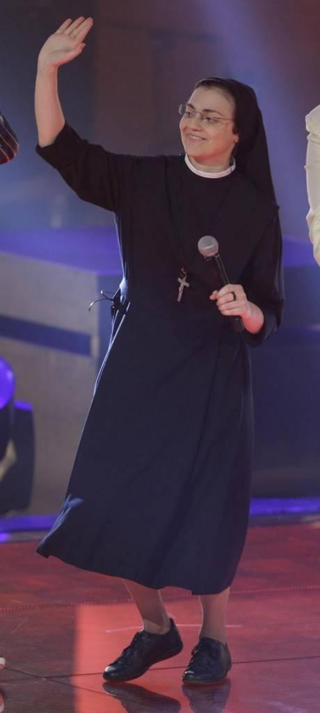 The Voice, Suor Cristina Scuccia canta con Ricky Martin e va in finale