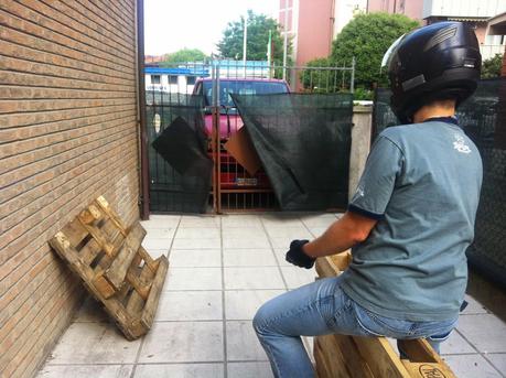 I gesti tipici del Motociclista da Tavola