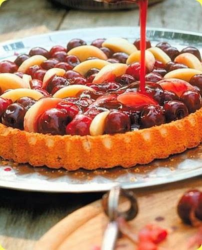 Crostata di pesche e ciliegie