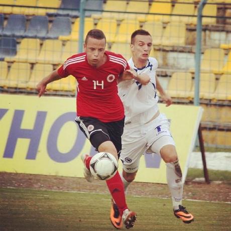 Rrahmani in azione con la maglia dell'Albania u21