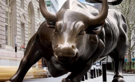 Wall Street sale sul finale