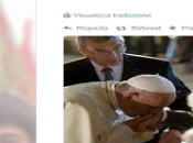 Iran, basij: tweet insultare papa “sionista” bacia mano sopravvisuto all’olocausto!!!