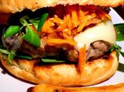 BURGER GUANCIALE, carote, TOMA maionese miele pepe verde