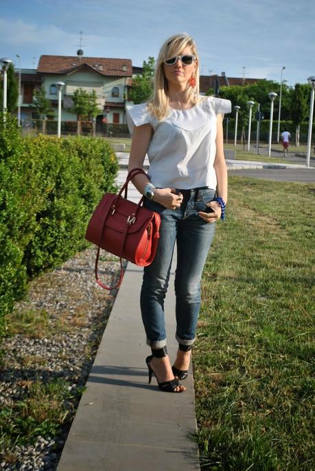 outfit casual camicia a pois e jeans vita alta e borsa rossa outfit comfy outfit primaverili outfit maggio 2014 fashion blog italiani fashion blogger italiane outfit di colorblock by felym fashion blog di mariafelicia magno outfit borsa rossa jeans a vita alta abbinamenti jeans a vita alta sandali di pelle con fascia di pelle alla caviglia mariafelicia magno blogger di colorblock by felym bracciale il centimetro orologio casio occhiali da sole ray ban fashion blogger italiane ragazze bionde moda fashion outfit jeans e tacchi 