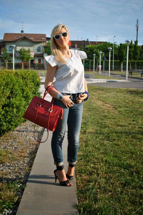 outfit casual camicia a pois e jeans vita alta e borsa rossa outfit comfy outfit primaverili outfit maggio 2014 fashion blog italiani fashion blogger italiane outfit di colorblock by felym fashion blog di mariafelicia magno outfit borsa rossa jeans a vita alta abbinamenti jeans a vita alta sandali di pelle con fascia di pelle alla caviglia mariafelicia magno blogger di colorblock by felym bracciale il centimetro orologio casio occhiali da sole ray ban fashion blogger italiane ragazze bionde moda fashion outfit jeans e tacchi 