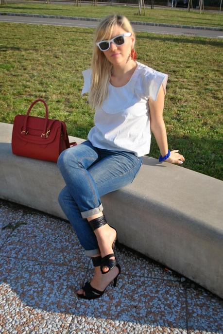 outfit casual camicia a pois e jeans vita alta e borsa rossa outfit comfy outfit primaverili outfit maggio 2014 fashion blog italiani fashion blogger italiane outfit di colorblock by felym fashion blog di mariafelicia magno outfit borsa rossa jeans a vita alta abbinamenti jeans a vita alta sandali di pelle con fascia di pelle alla caviglia mariafelicia magno blogger di colorblock by felym bracciale il centimetro orologio casio occhiali da sole ray ban fashion blogger italiane ragazze bionde moda fashion outfit jeans e tacchi 