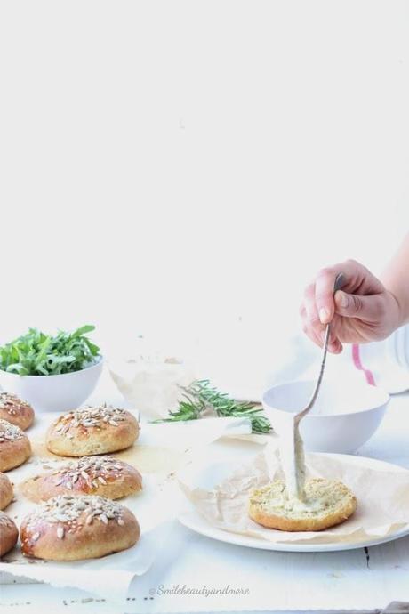 Hamburger di patate con pane al rosmarino