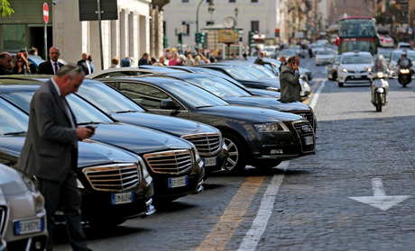 L'assemblea di Banca d'Italia e lo spettacolo raccapricciante dell'unica città occidentale malata di automobilite acuta