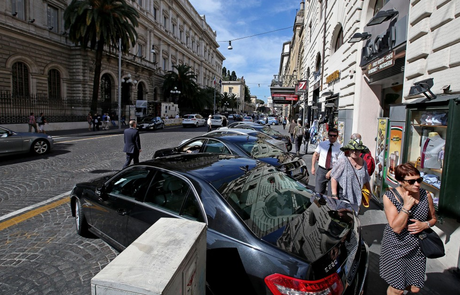 L'assemblea di Banca d'Italia e lo spettacolo raccapricciante dell'unica città occidentale malata di automobilite acuta