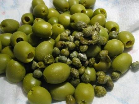 Panini con olive e capperi