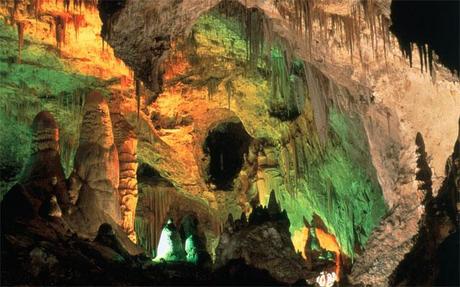 Rare riprese nella magnifica Grotta di Jeita, Libano