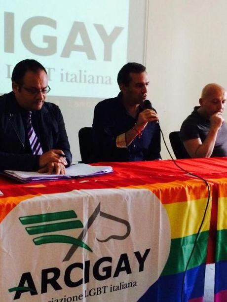 il sindaco de magistris al consiglio arcigay