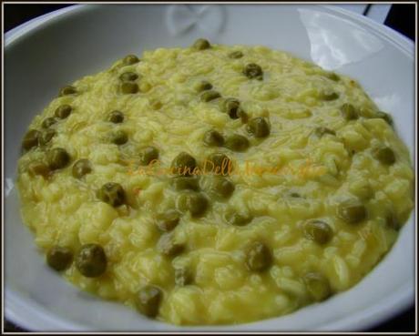 Risotto piselli stracchino e curcuma