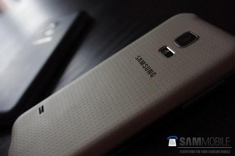 Samsung Galaxy S5 Mini si mostra in alcune immagini
