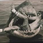 Steven Spielberg viene mangiato da “Lo Squalo”