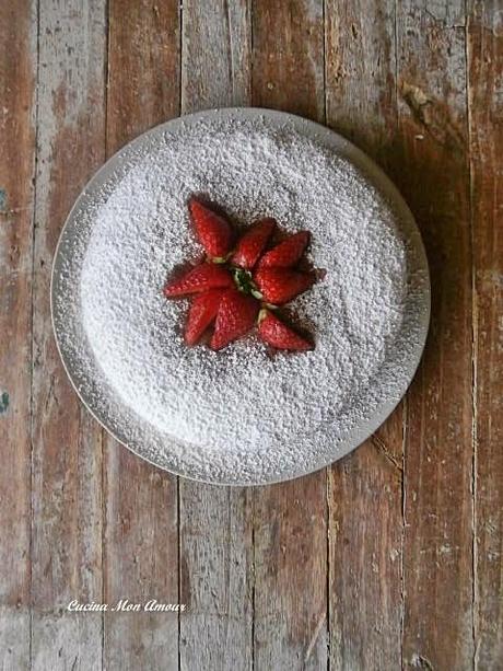 Torta al Cioccolato con Crema al Latte e Fragole