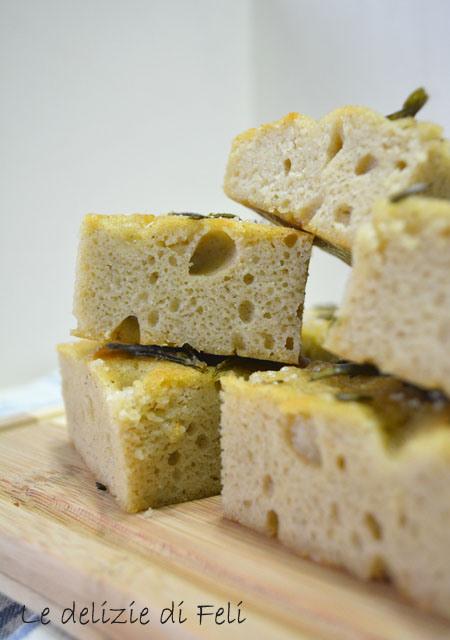 FOCACCIA CON PASTA MADRE SENZA GLUTINE