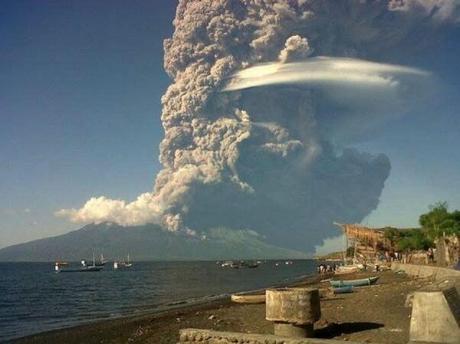 Vesuvio? No, è il ulcano Sangeang Api