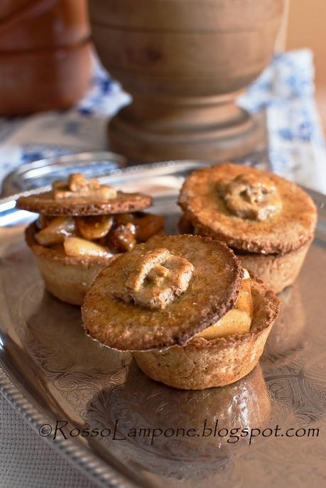 SCRIGNI DUCALI AL MIELE CON MOUSSE DI MOSCATO, MELE E FICHI CARAMELLATI