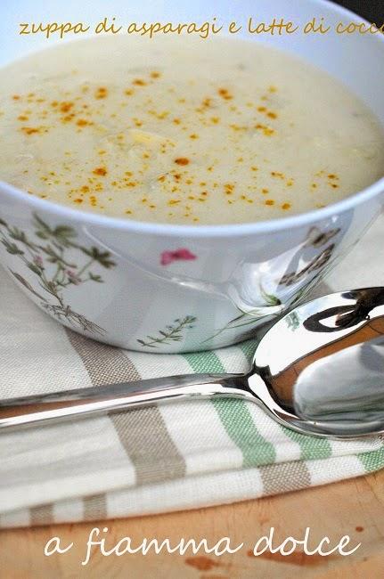 Zuppa di asparagi e latte di cocco