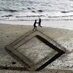 Le incredibili illusioni ottiche da spiaggia di Jamie Harkins